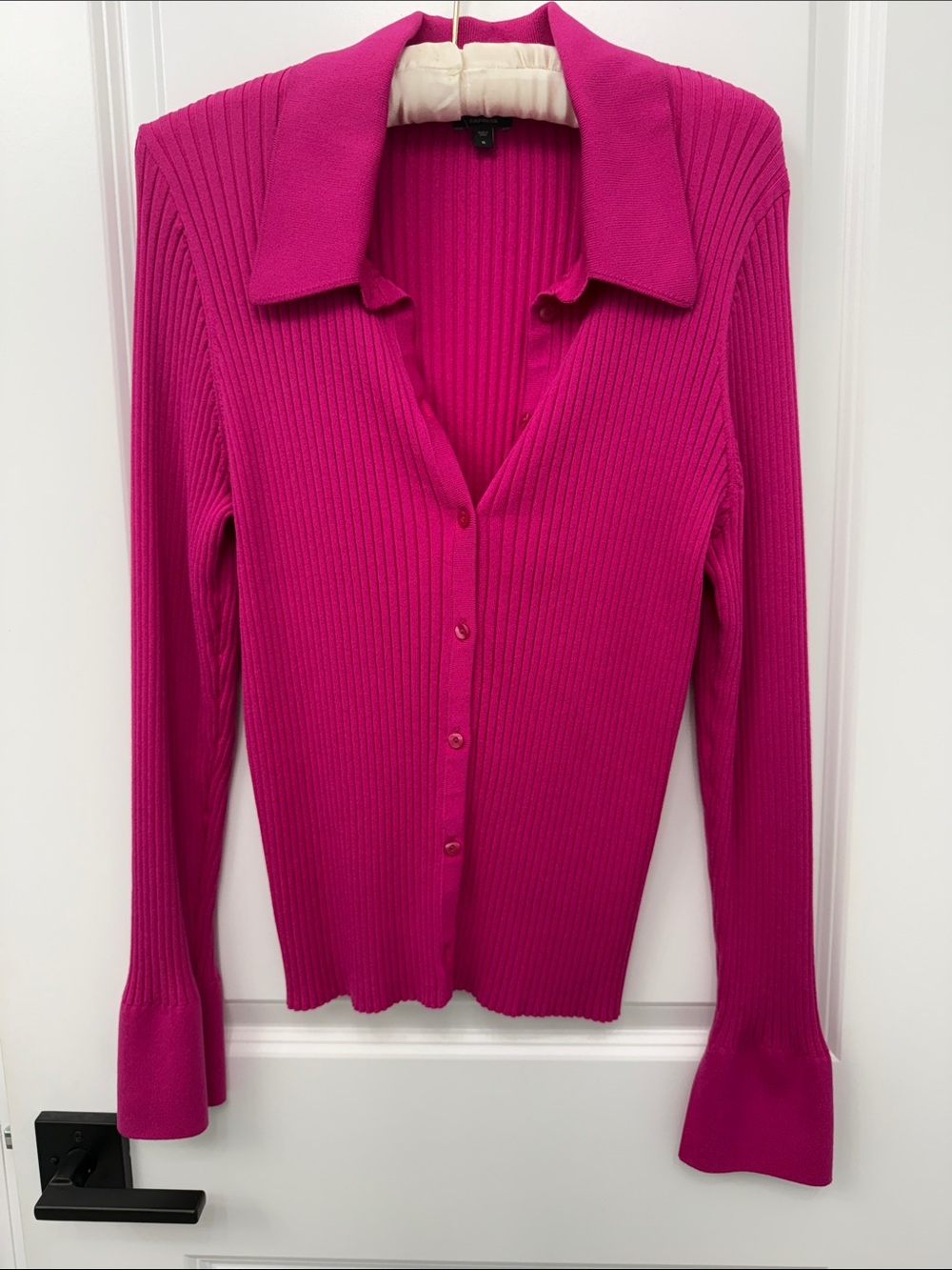 Express Women’s Fuchsia Ribbed Button-Front Collared Sweater - size XL like new